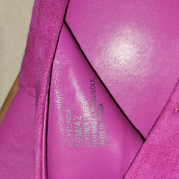Like new Vince Camuto Toe Loop Heeled Sandals - Yelinda FIREBALL FUSHIA SIZE 10 - Picture 5 of 5